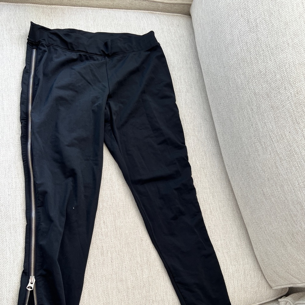 Black leggings